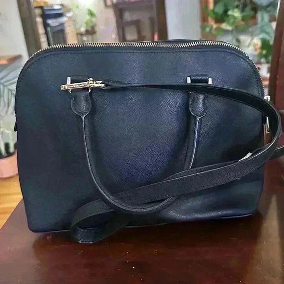 MICHAEL KORS CINDY BLACK SAFFIANO LARGE SATCHEL DOME ESSENTIAL BAG - Picture 2 of 7